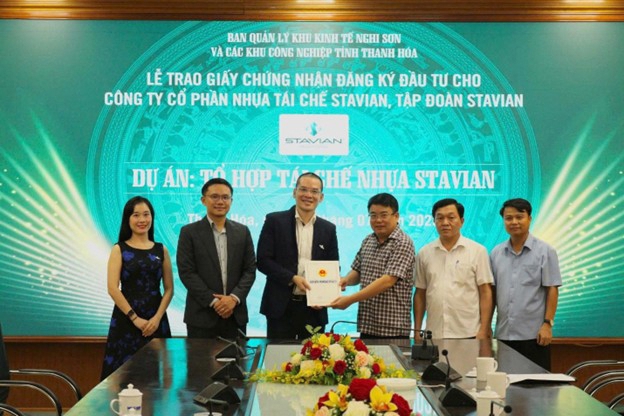 Thanh HOA授予Stavian塑料回收项目的投资证书