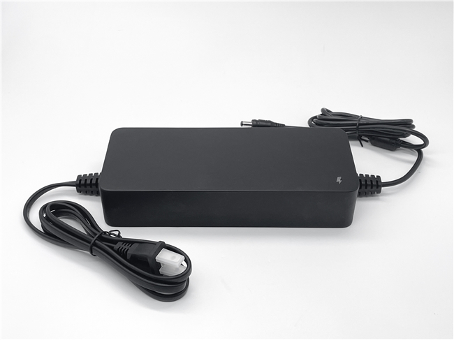 适配割草机，首款便携静音充电器重新定义户外充电(图1)