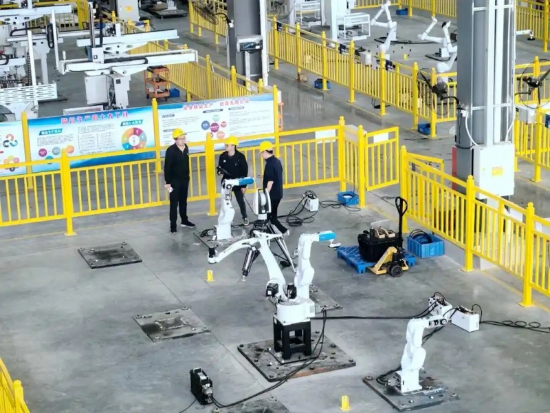 又一款“佛山造”人形机器人即将亮相(图1) 又一款“佛山造”人形机器人即将亮相(图1)