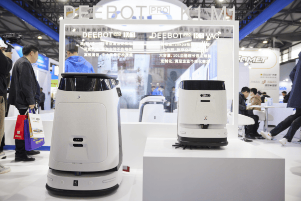 机器人加码智慧酒店!科沃斯商用清洁机器人在2025 CCE清洁展有何惊喜(图2) 机器人加码智慧酒店!科沃斯商用清洁机器人在2025 CCE清洁展有何惊喜(图2)