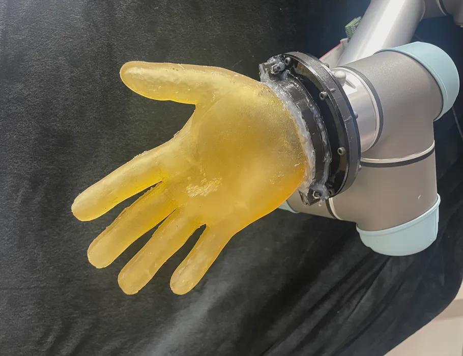 剑桥Science子刊新作：颠覆传感器堆砌，用一块水凝胶实现172万触觉通道(图2)