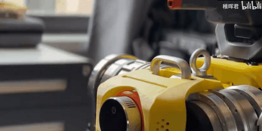 舍百万年薪造“哪吒”？稚晖君开发双足机器人实现轮足切换结构创新设计！(图15)