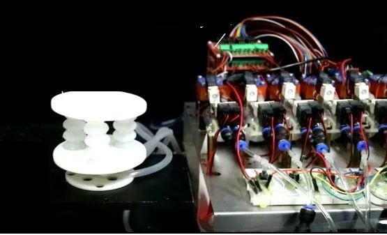 泡泡：我也没想到，科学家用电把我吹起来，还不装气阀无限次使用……(图8)