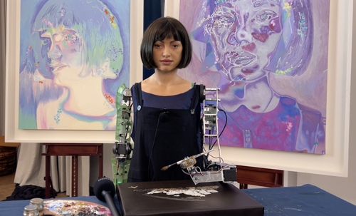 人形机器人中出了个艺术家?(图1) 人形机器人中出了个艺术家?(图1)