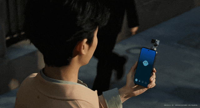 全球首款机器人手机亮相，荣耀CEO：我们给手机装上手和脚！(图8)