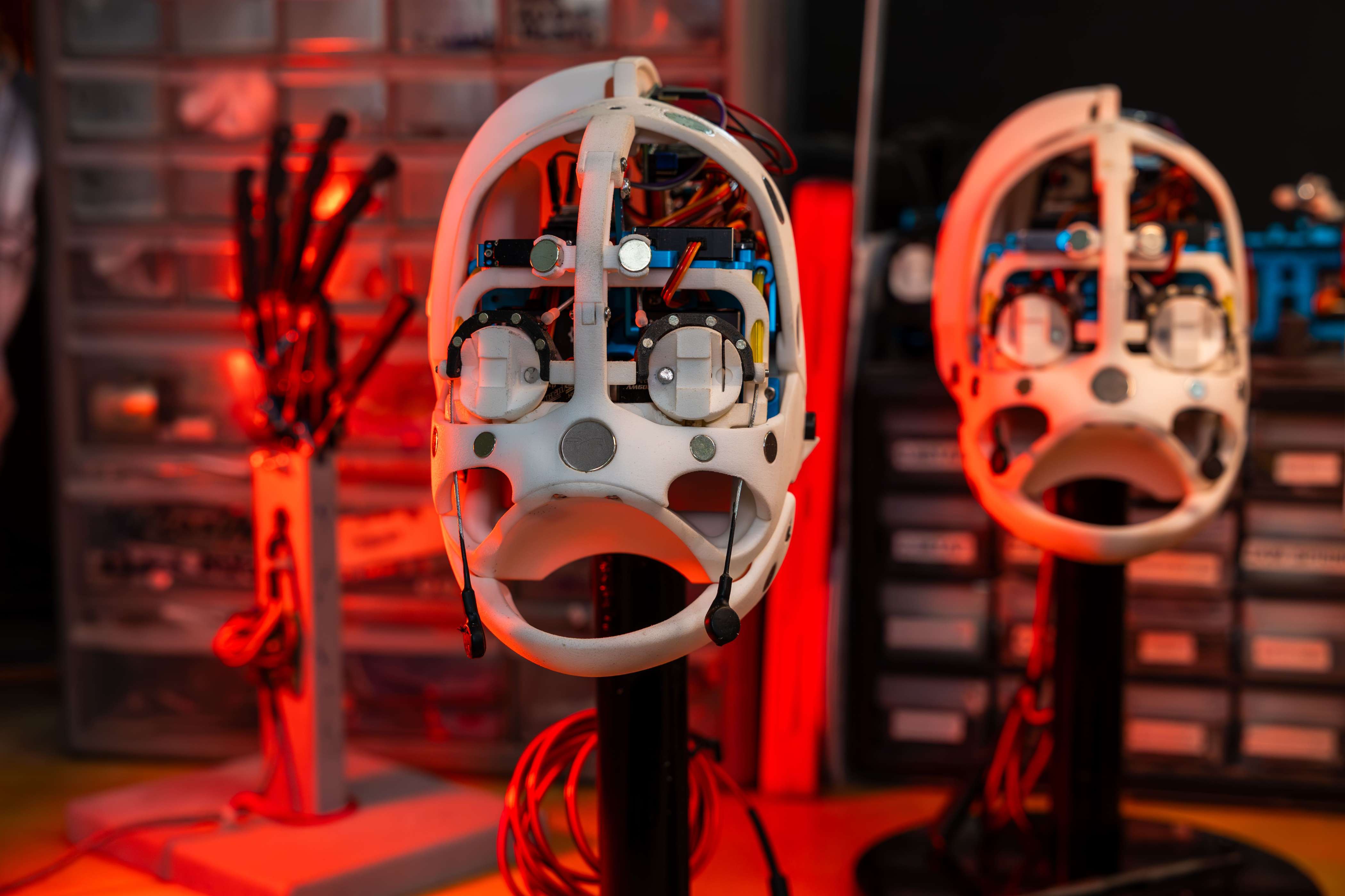 Realbotix 向爱立信交付首款支持 Vinci 的人形机器人，推进以人为本的人工智能交互