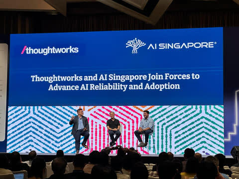 Thoughtworks 和 AI Singapore 联手增强 GenAI 的可靠性和创新