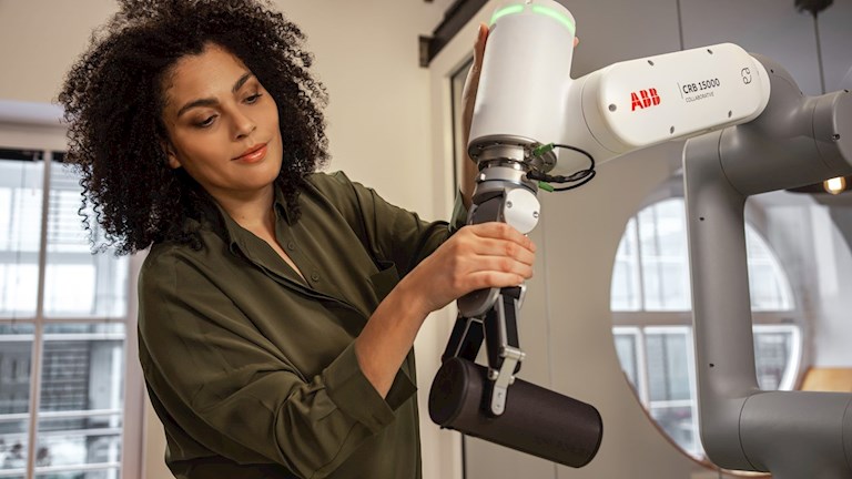 ABB 机器人推动 MassRobotics 创新：面向机器人未来的战略合作伙伴关系