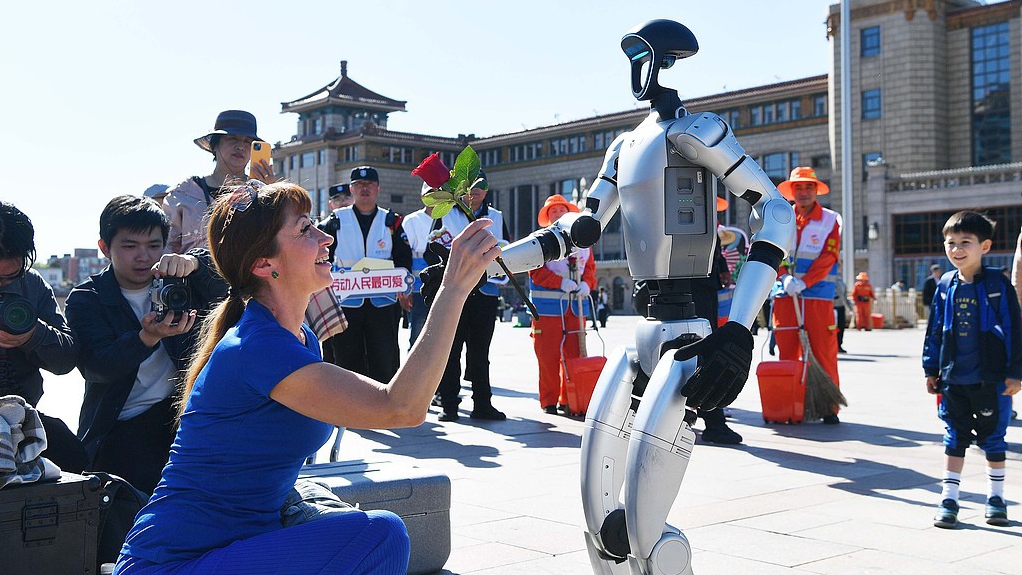 中国文化旅游行业拥抱人工智能和机器人技术重新定义游客体验