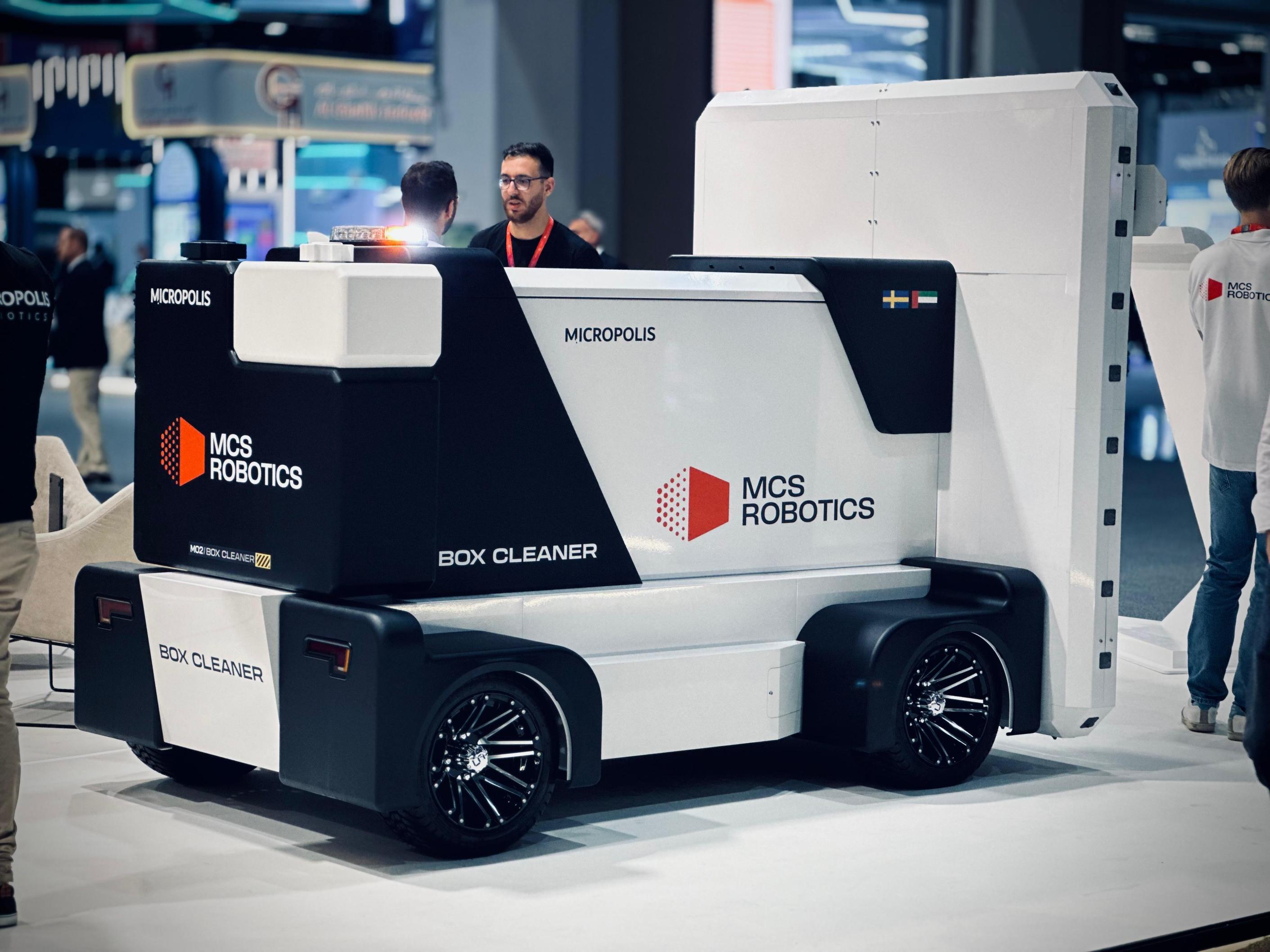 Micropolis 与 Helsingborgs Hamn 和 MCS Robotics 合作推出适用于港口和工业环境的自主“盒子清洁器”