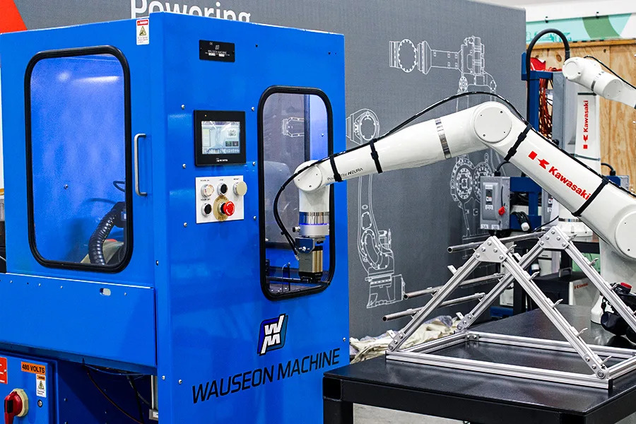 川崎机器人在 IMTS 2024 上推出新型 CL 系列协作机器人和先进机器人解决方案