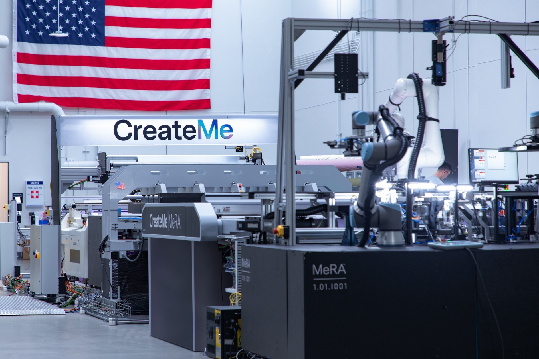 CreateMe Technologies 推出 MeRA™ 机器人装配平台和 Pixel™ 微粘合剂，彻底改变服装制造