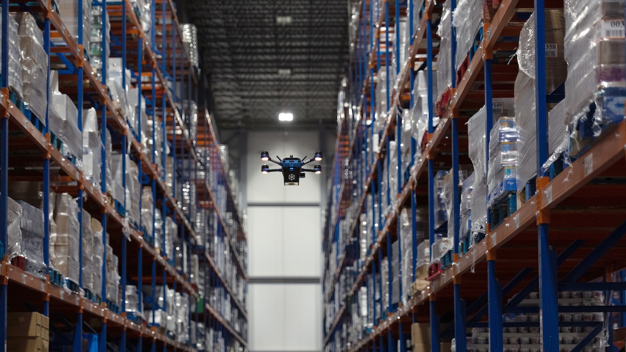 Corvus Robotics 推出用于冷冻仓库的自主冷链库存无人机
