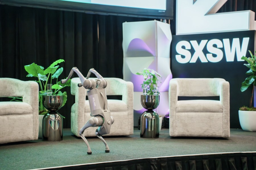 GOTRAX 和 GoLabs 在 SXSW 上展示机器狗,以提高电动出行意识