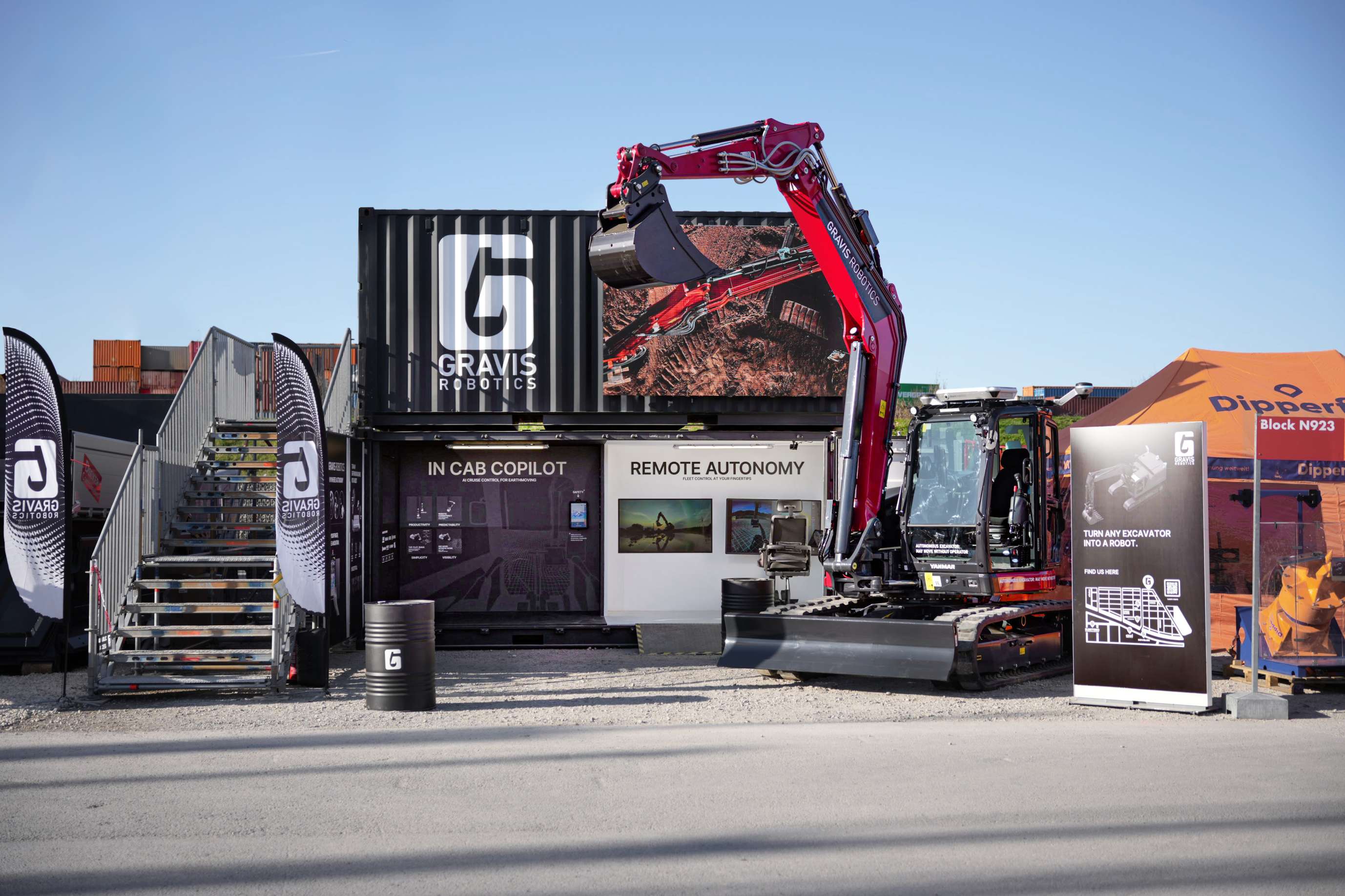 Gravis Robotics 在 Bauma 2025 上首次推出自主土方移动平台，将重型设备变成更聪明的队友