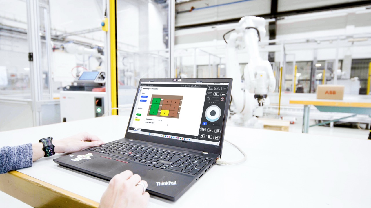 ABB 推出 AppStudio 以简化机器人编程和集成