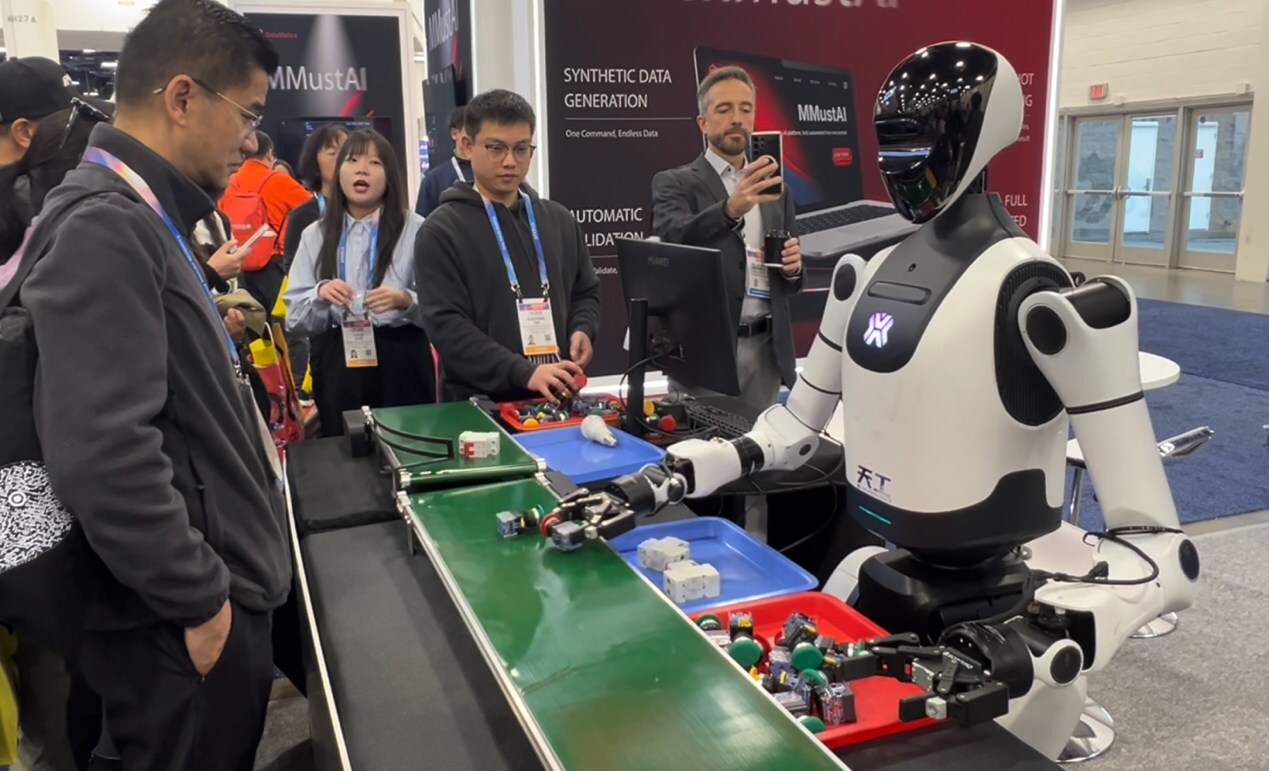 X-Humanoid 在 CES 2026 上展示完全自主的天宫机器人