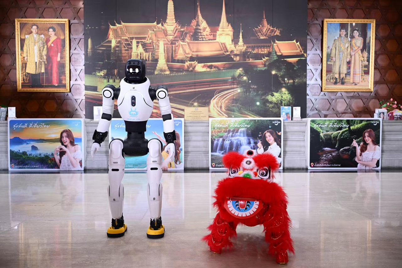 AGIBOT 通过人形机器人展示加速泰国扩张，支持智慧旅游计划