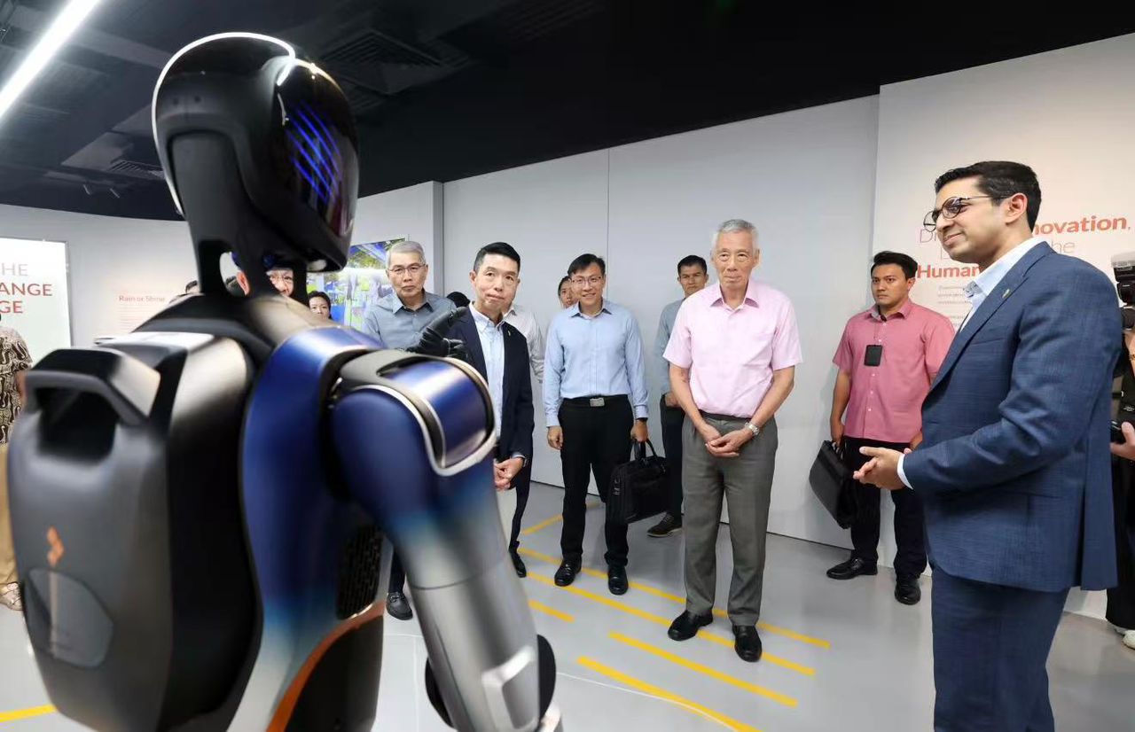 AGIBOT 通过人形机器人展示和航空行业参与扩大新加坡业务