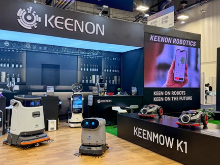 擎朗机器人在CES 2026上推出自主割草机KEENMOW K1并展示人形机器人XMAN-R1
