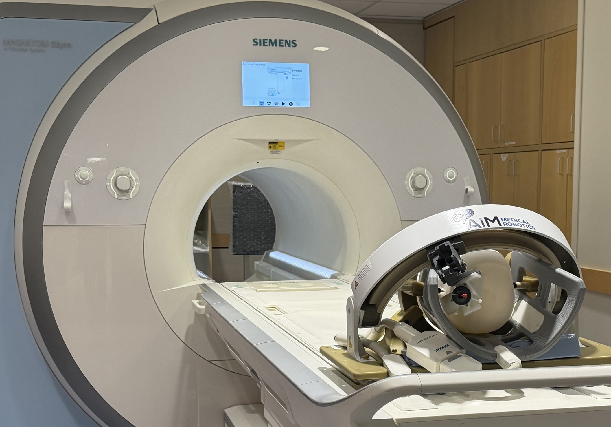 AiM Medical Robotics 与西门子 Healthineers 合作进行 MRI 引导神经外科集成