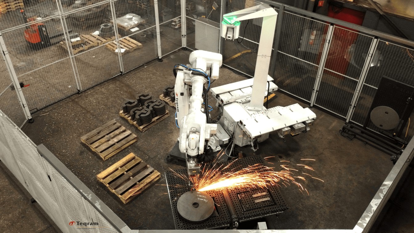 Teqram 通过在 Accurate Metal Products 部署 EasyGrinder，将人工智能驱动的机器人引入美国