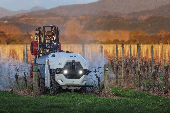Robotics Plus 在 FIRA USA 展示人工智能驱动的 Prospr 车辆，改变果园和葡萄园的运营
