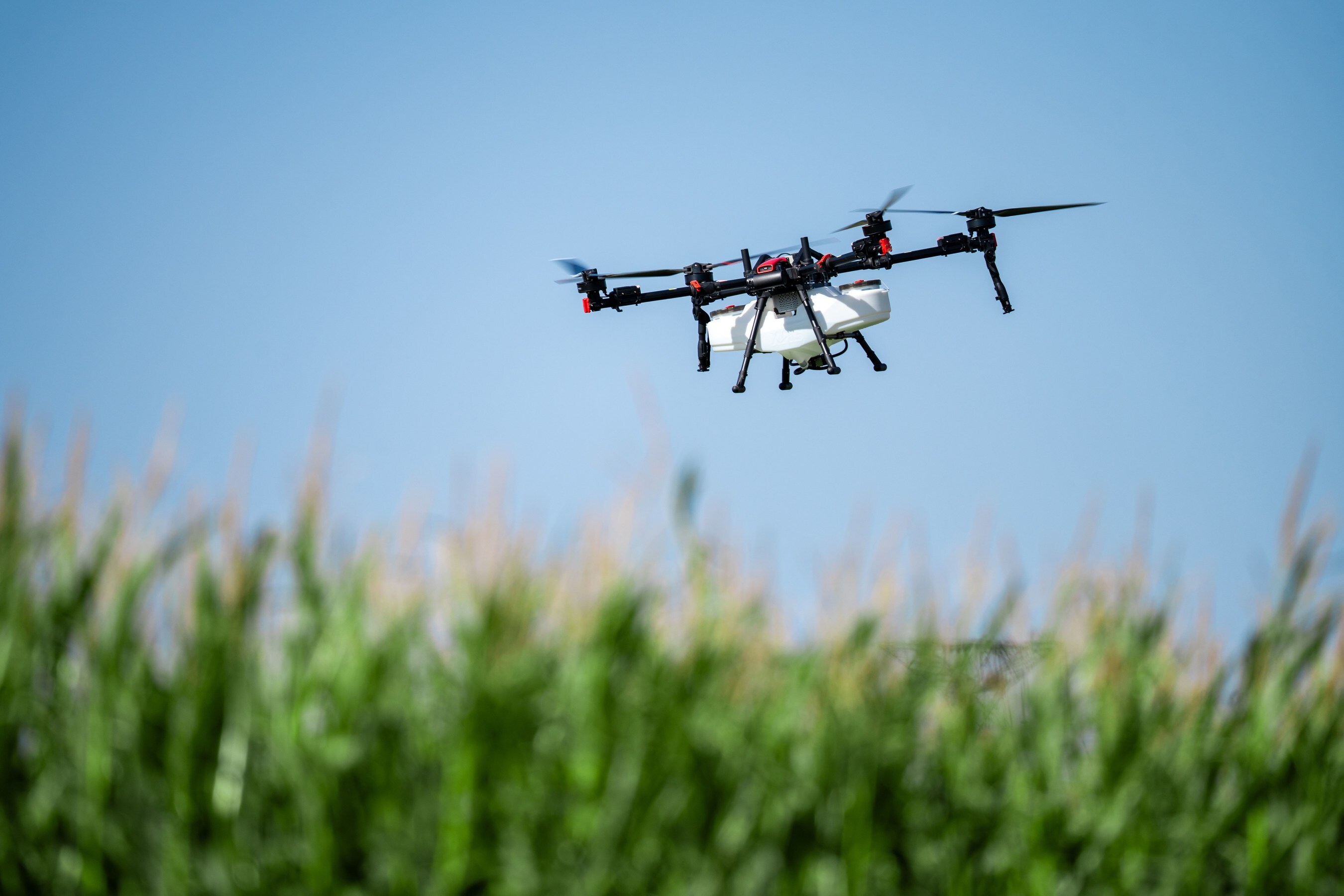 极飞科技在 2025 年 Agritechnica 展会上推出 P150 Max 农业无人机和 R 系列漫游车