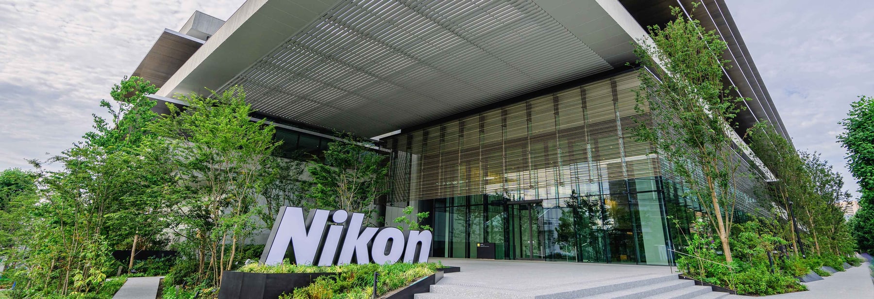 Nikon_Business