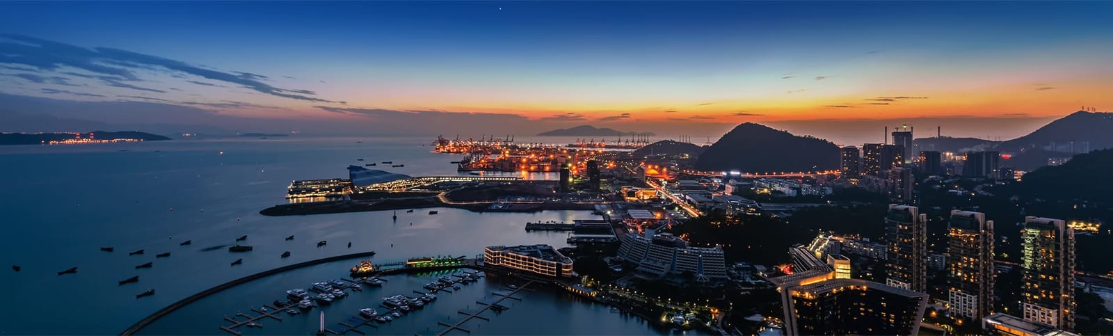 undefined官网公司简介配图