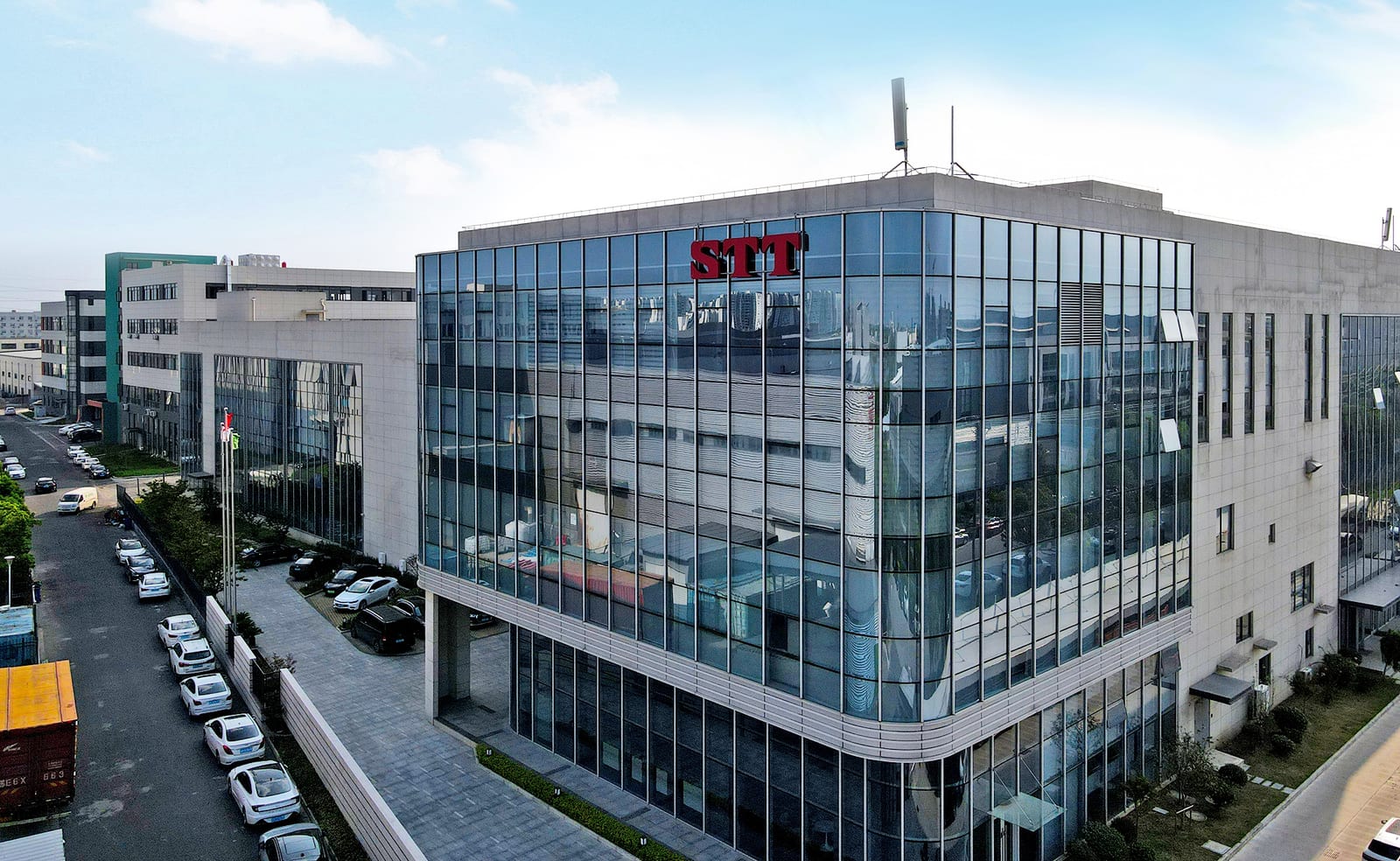 undefined官网公司简介配图