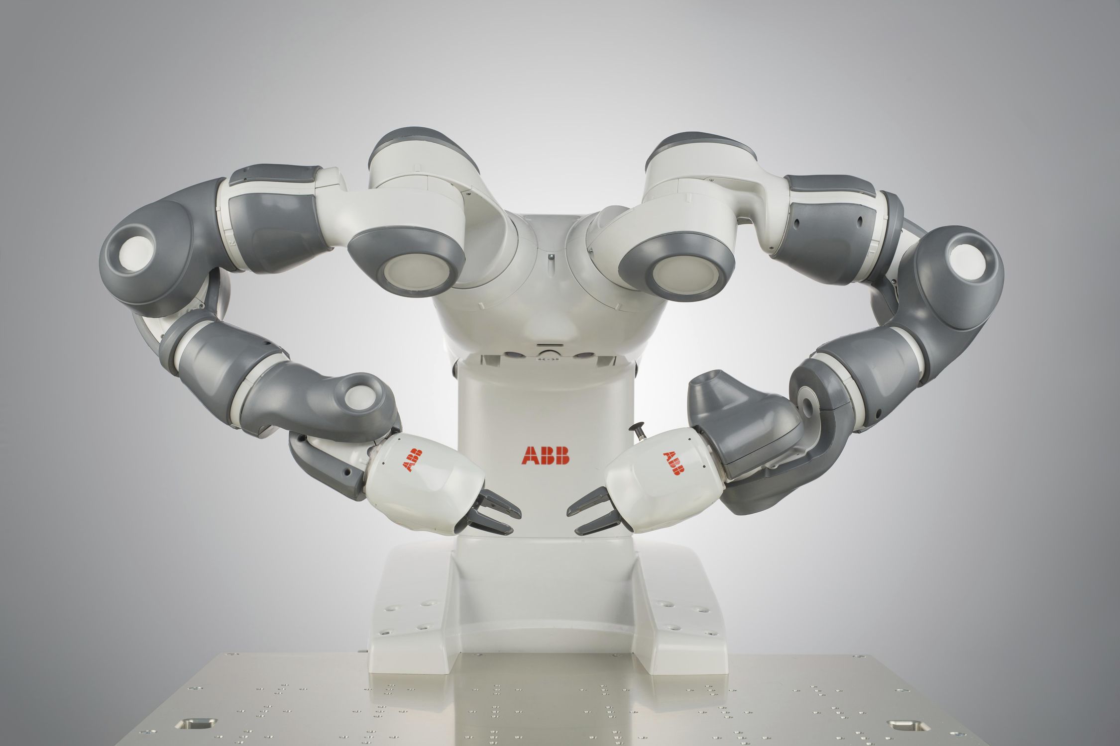协同作业机器人 YUMI® – IRB 14000 关节型 14轴 用于组装