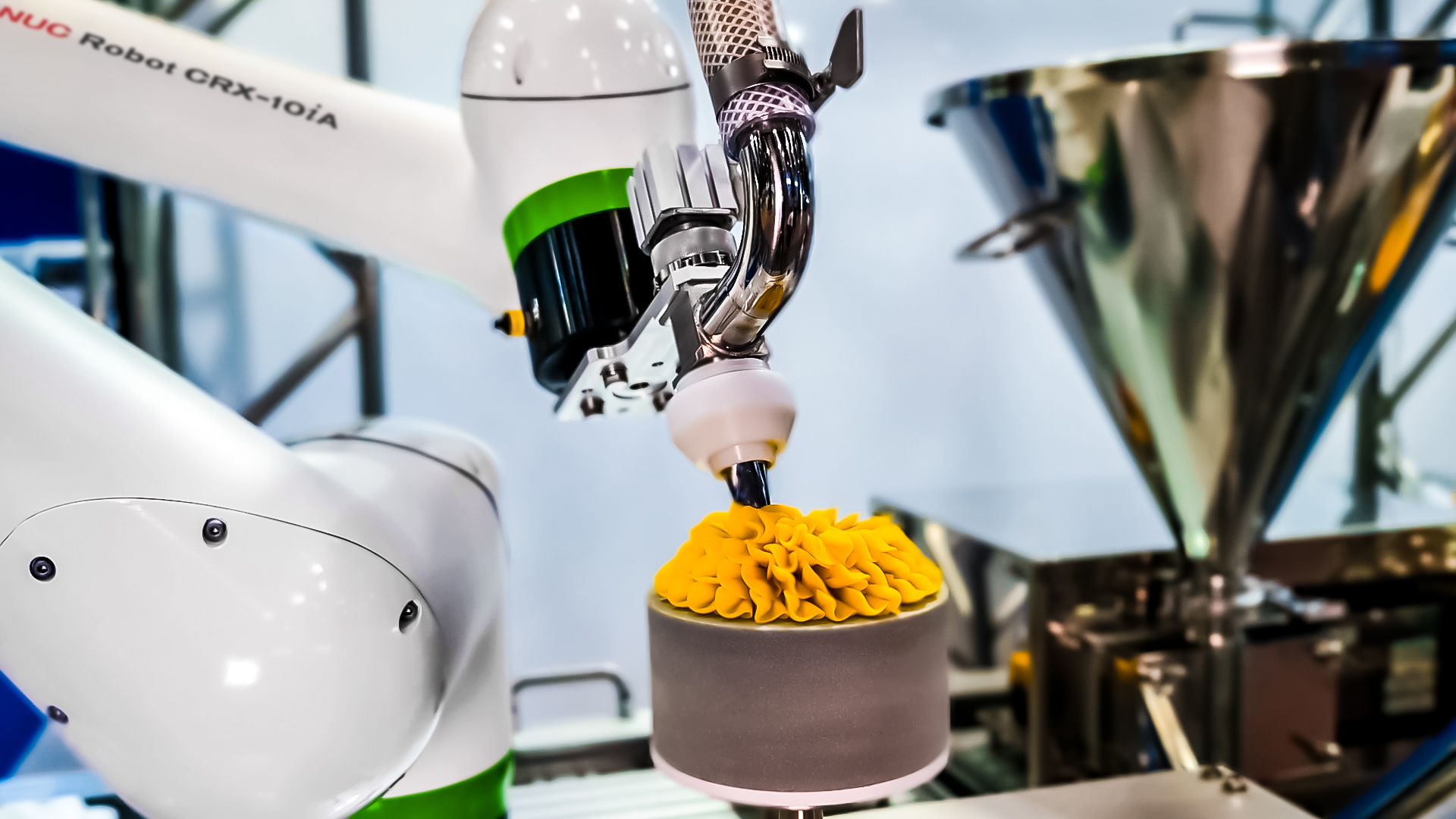 CRX-10iA icing dispensing close-up