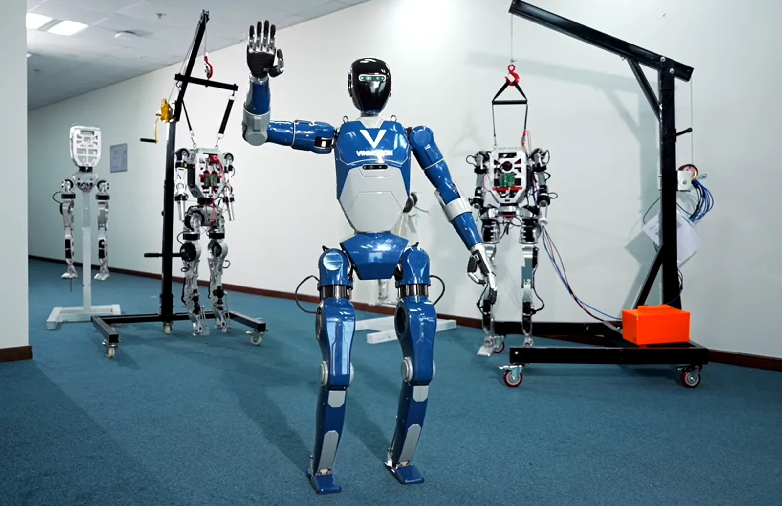 VinMotion Motion 1 | Humanoid Robot
