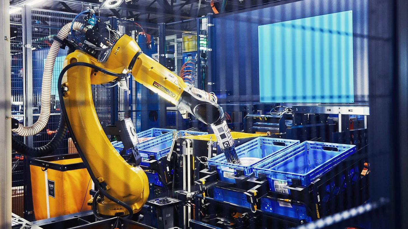 Amazon Robotics Sparrow 智能拣选机械臂