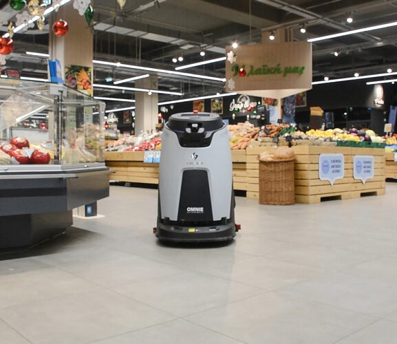 Gausium Omnie Commercial Cleaning Robot product view 34