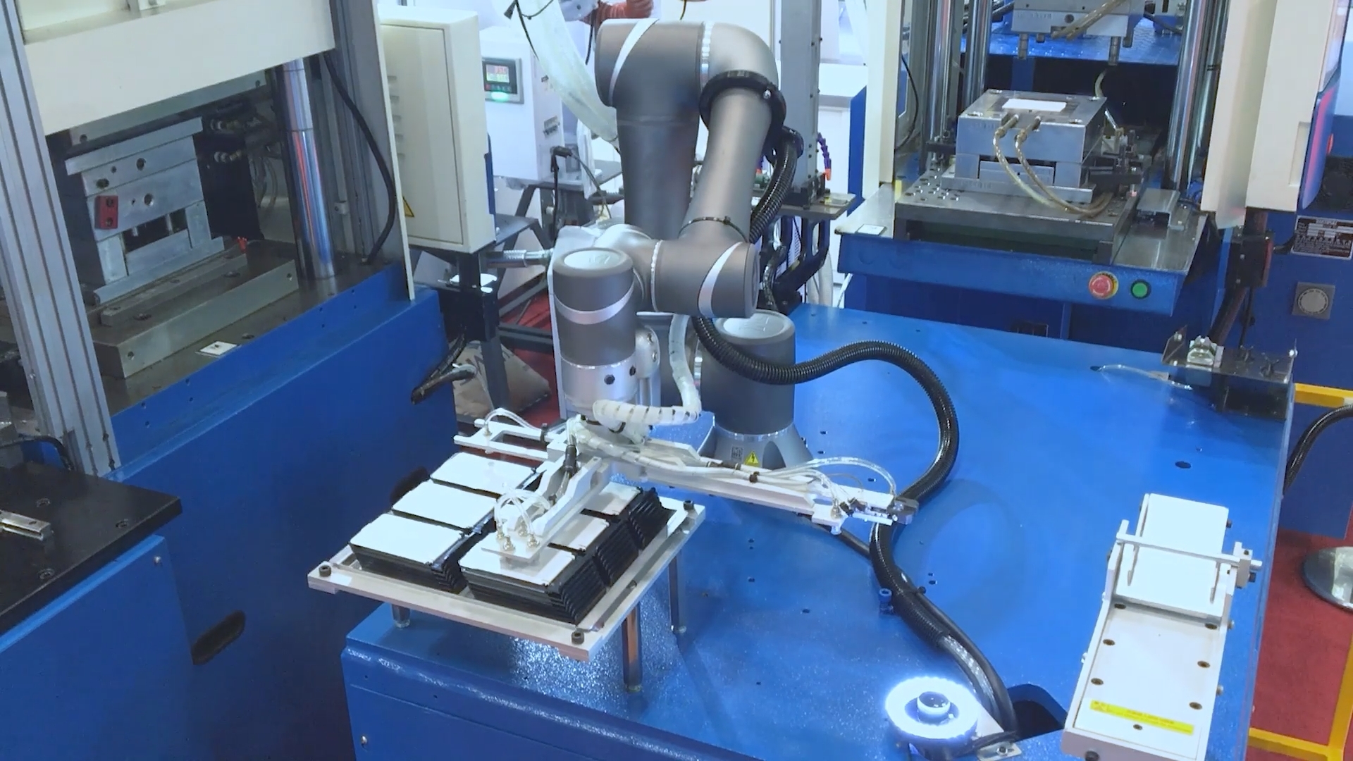 TM5-700 machine tending application