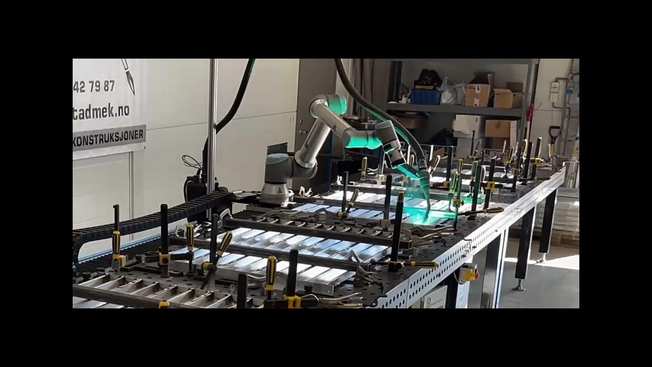 Pioneer Robotics协作机器人搬运与金属框架作业集成展示