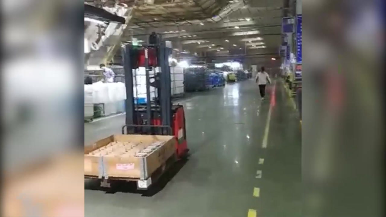 极点智库AGV完成家电仓库到产线配送