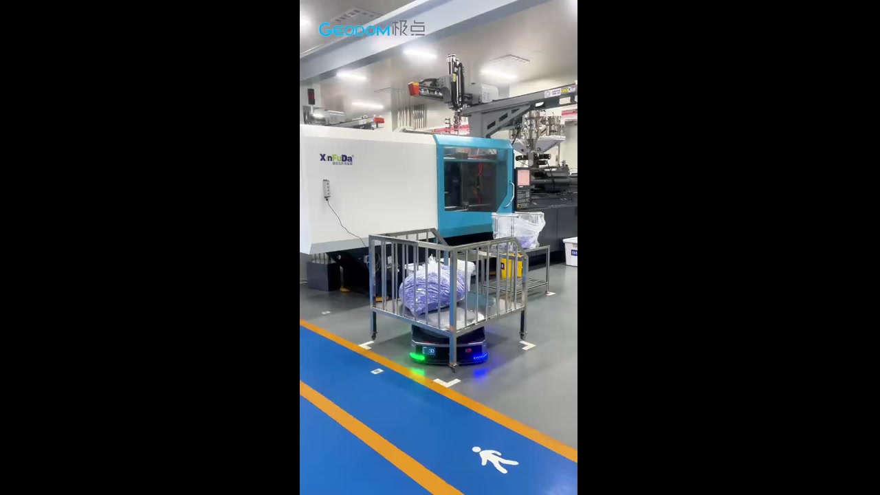 极点智库潜伏式AGV升级医药物流搬运