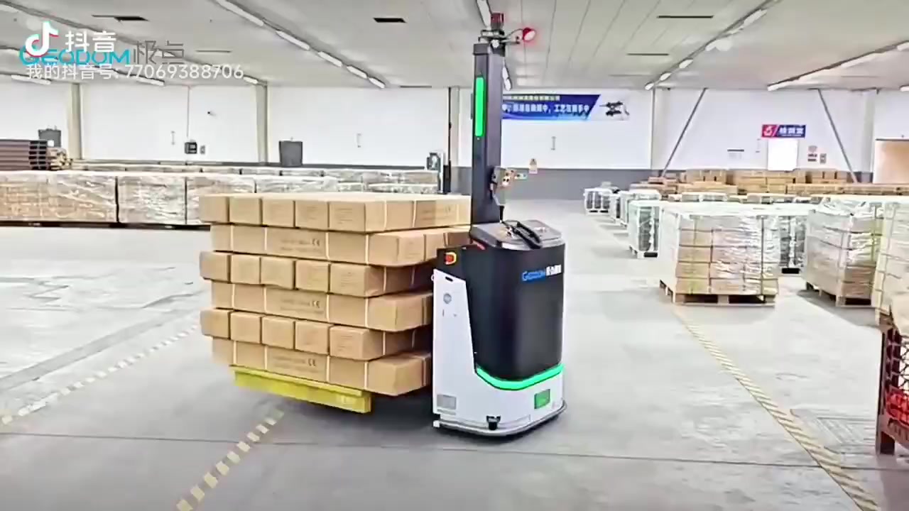 极点智库AGV自动转运机加工成品