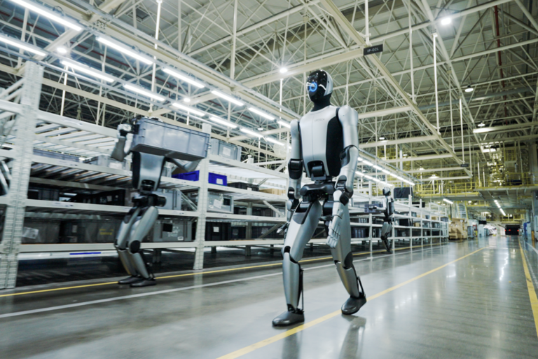 图片 优必选推出人形机器人Walker S2:高1米76,可7×24小时不间断作业(图1)