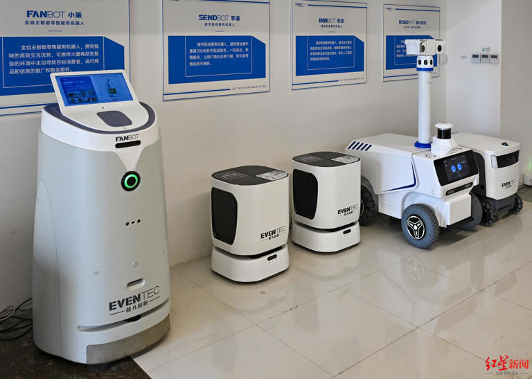 全球首次！“成都造”机器人军团以人工智能末端配送护航成都世运会(图1)