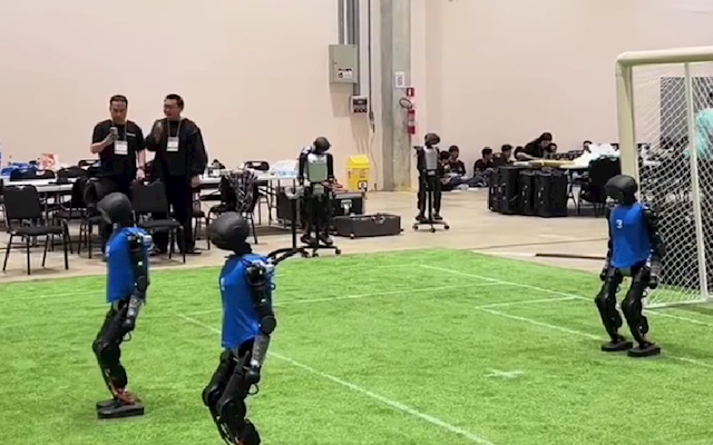 “机器人足球世界杯”历史突破 中国战队包揽冠亚军! “机器人足球世界杯”历史突破 中国战队包揽冠亚军!(图1)