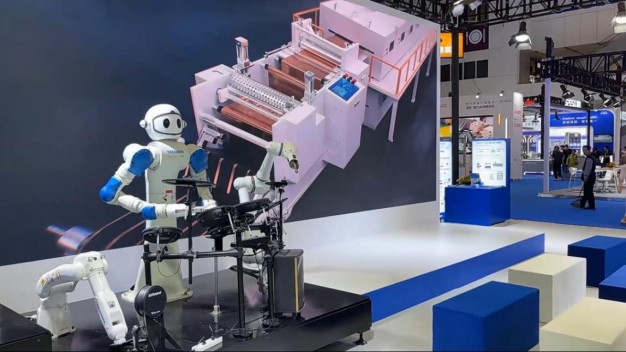 工业巨头深圳大秀实力!机器人乐队燃爆现场,1吨重载SCARA重磅亮相(图1) 工业巨头深圳大秀实力!机器人乐队燃爆现场,1吨重载SCARA重磅亮相(图1)