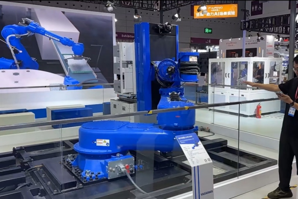 工业巨头深圳大秀实力!机器人乐队燃爆现场,1吨重载SCARA重磅亮相(图2) 工业巨头深圳大秀实力!机器人乐队燃爆现场,1吨重载SCARA重磅亮相(图2)