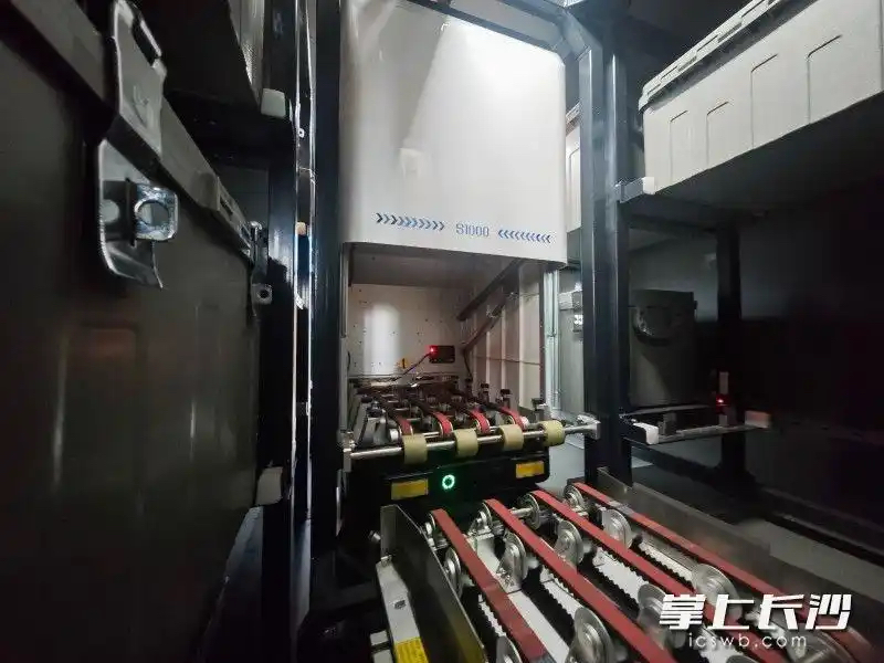 长沙造全国首个“智能押运机器人”亮相(图1)