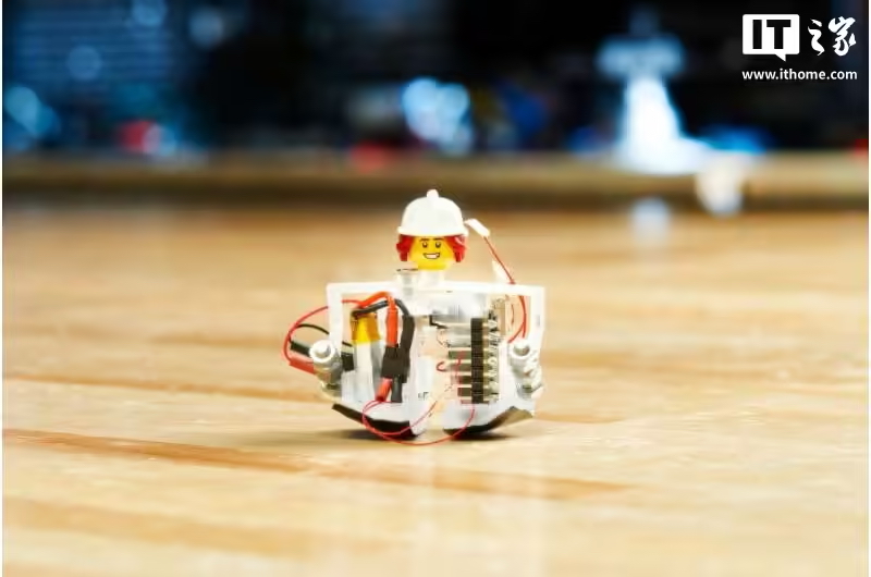 世界最小独立双足机器人“Zippy”问世，可行走、攀爬、跳跃(图1)