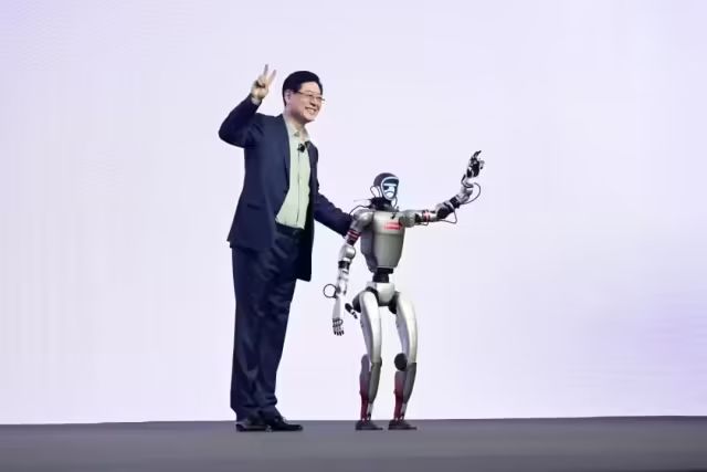 联想首位人形机器人“硅基员工”，亮相(图2)