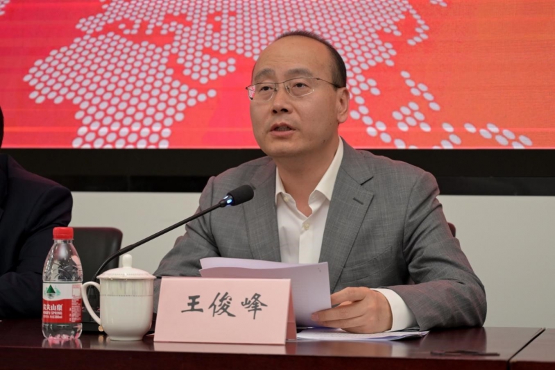 第十届“创客中国”智能机器人中小企业创新创业大赛新闻发布会在沪召开(图3) 第十届“创客中国”智能机器人中小企业创新创业大赛新闻发布会在沪召开(图3)